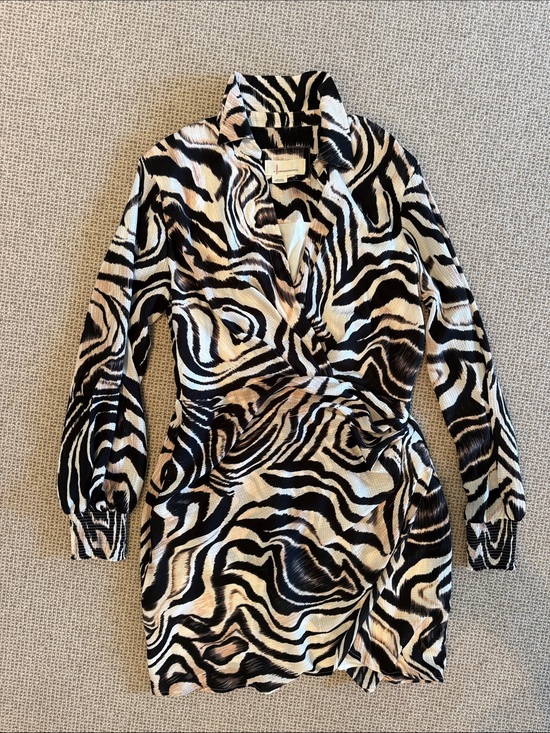 Anthropologie Dresses & Skirts - Anthropologie fun animal print dress - size M